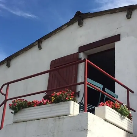 Le Depot Appartement Du Canal 80M2 A Champvert Exterior photo